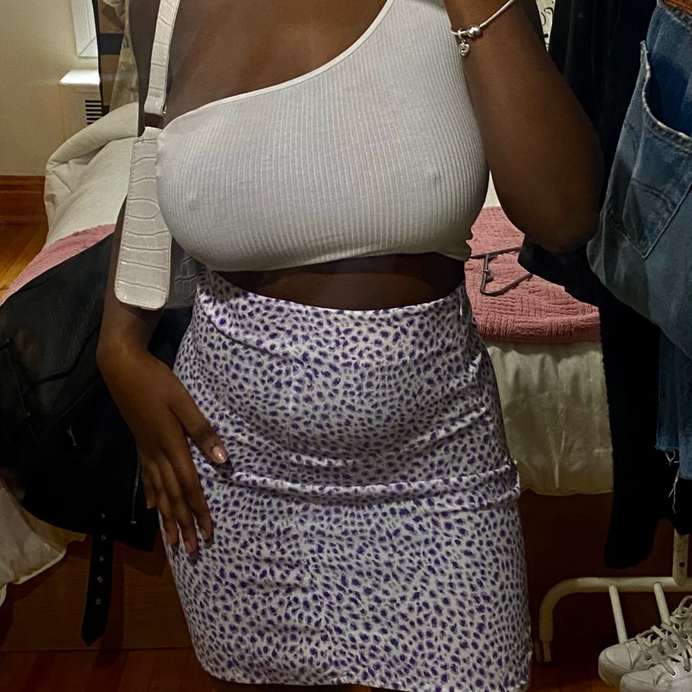 BRANDY MELVILLE mini flower print skirt
